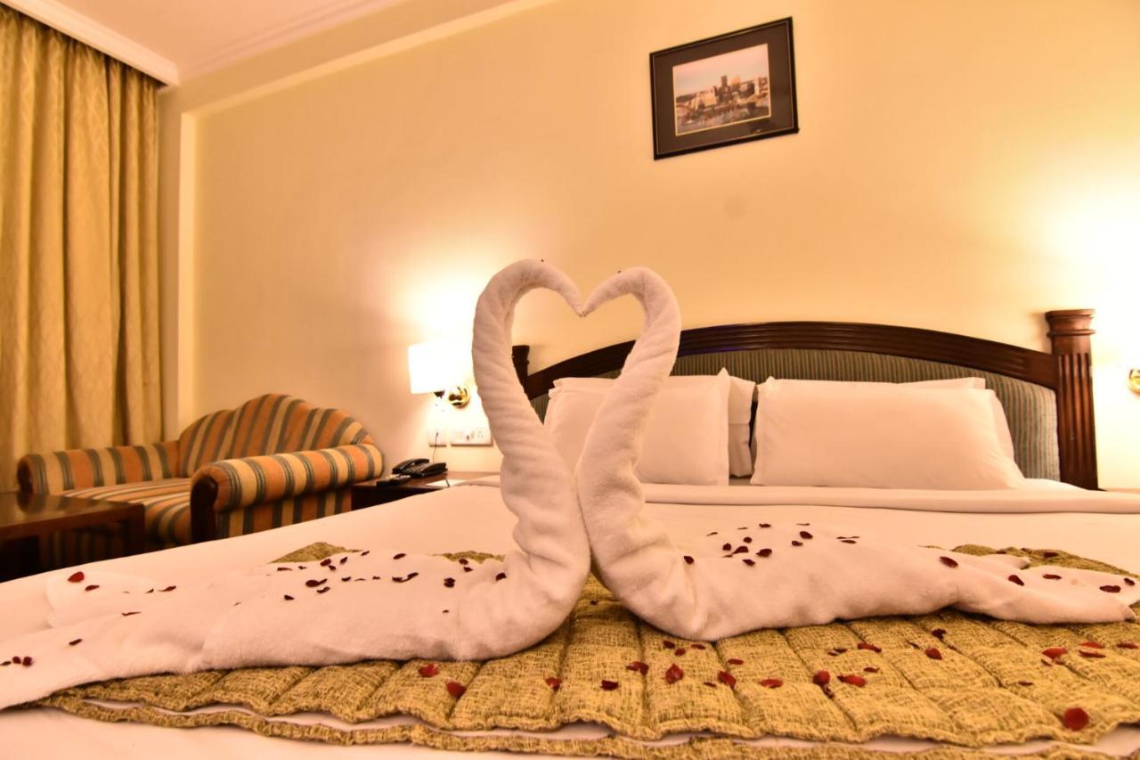 Simsan Hotel Chennai Exterior foto